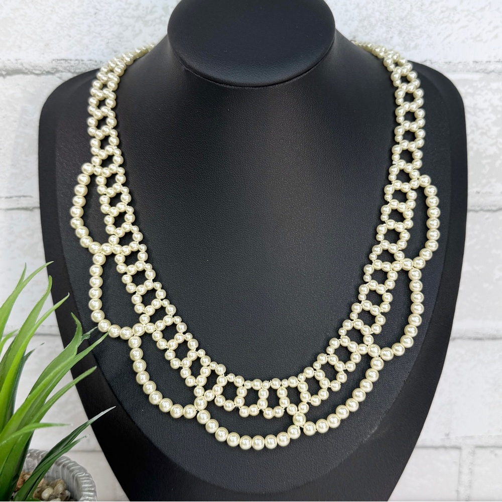 Vintage 60s Cream Faux Pearl Woven Lacey Scallop Bib Bridal Wedding Necklace